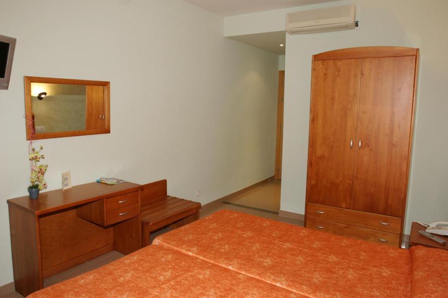 Hotel Fonda Neus Sant Sadurní dʼAnoia Kültér fotó