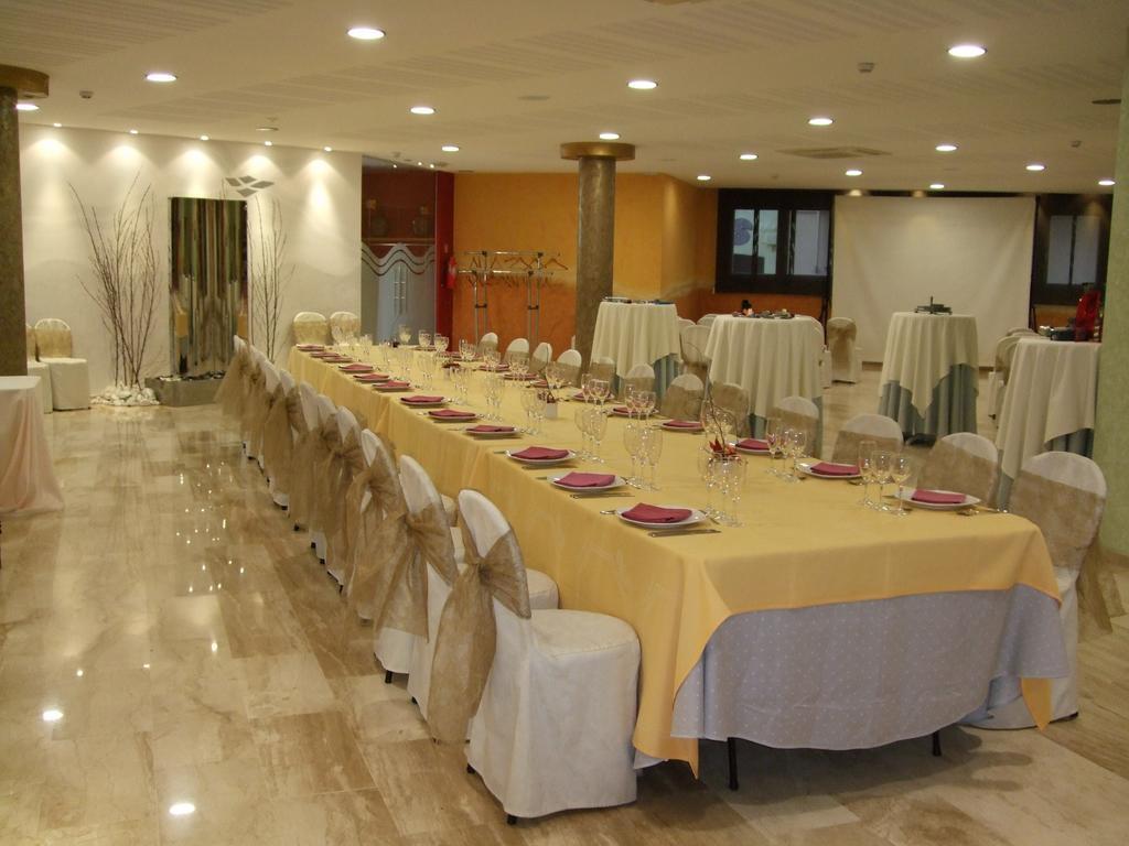 Hotel Fonda Neus Sant Sadurní dʼAnoia Kültér fotó